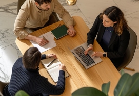 Meeting van medewerkers van Bjorn Lunden